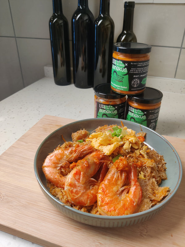 Spicy Malaysian bihun goreng with fried prawns and Amma's Malaysian Sambal